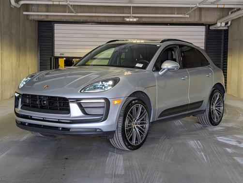 Dolomite Silver Metallic 2026 Porsche Macan Macan