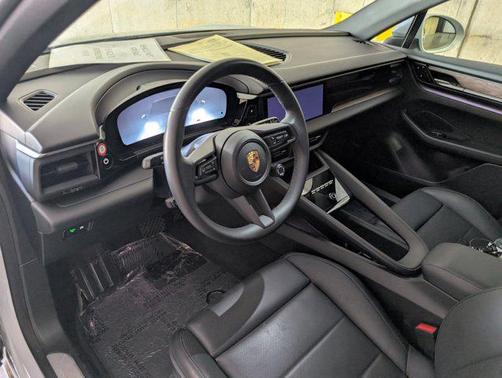 2024 Porsche Macan 4