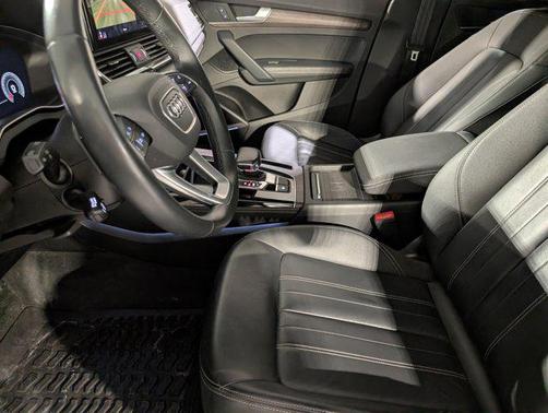 Glacier White Metallic 2021 Audi Q5 45 Premium Plus