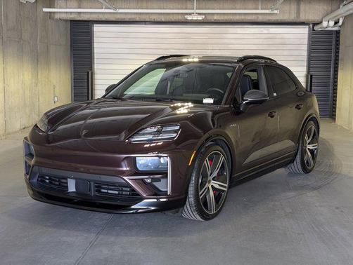 2024 Porsche Macan Turbo