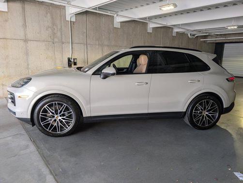 2025 Porsche Cayenne AWD