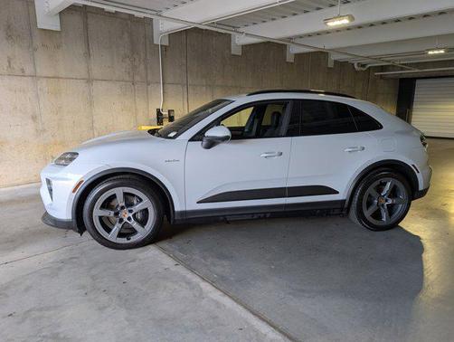 2024 Porsche Macan 4