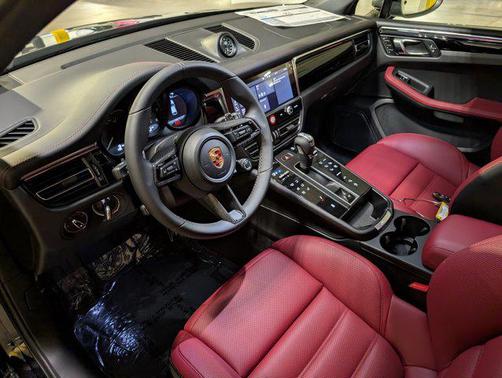 2026 Porsche Macan T