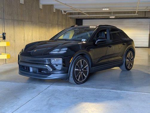2025 Porsche Macan 4S