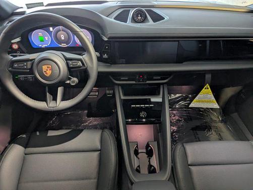 2025 Porsche Macan 4S