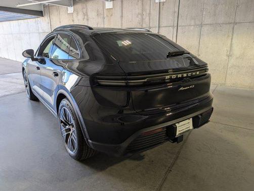 2025 Porsche Macan 4S
