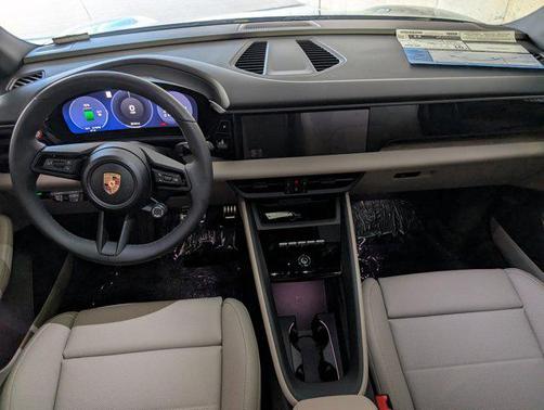 2025 Porsche Macan 4S