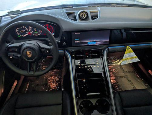 2026 Porsche Panamera 4 E-Hybrid