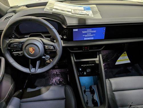 2026 Porsche Macan 4