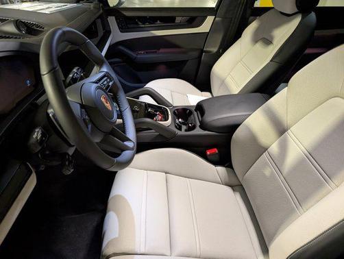 2026 Porsche Cayenne GTS