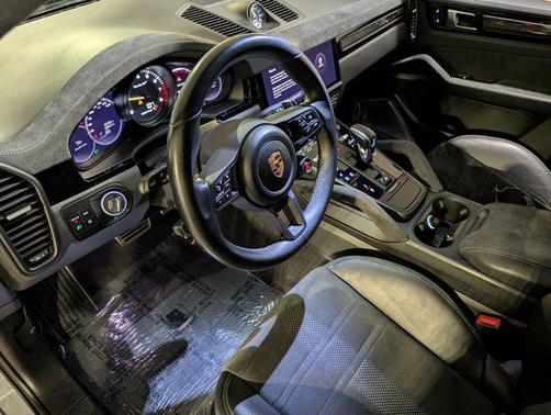 2022 Porsche Cayenne Turbo GT