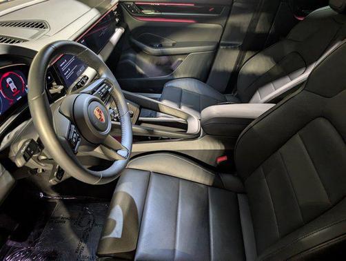 2025 Porsche Macan 4