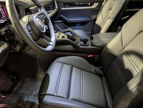 Montego Blue Metallic 2026 Porsche Cayenne Cayenne