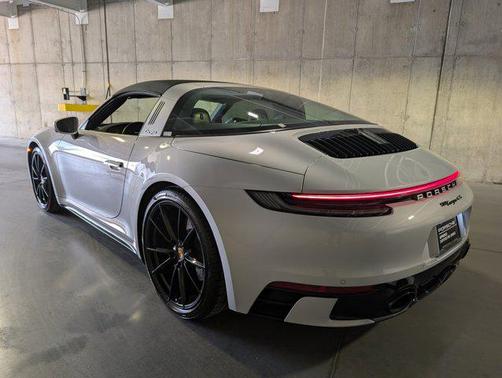 2024 Porsche 911 Targa 4S