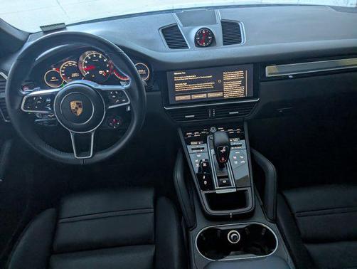 2023 Porsche Cayenne Platinum Edition