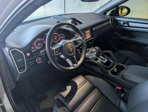 2023 Porsche Cayenne Platinum Edition