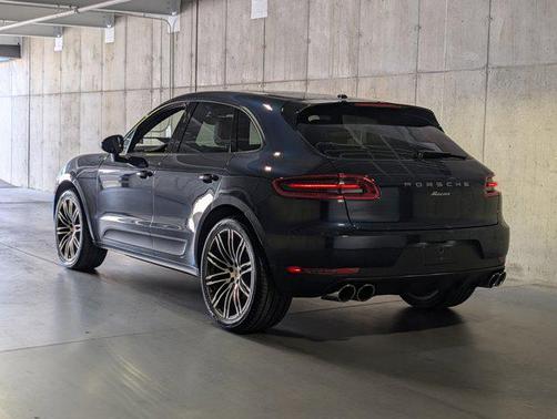 Night Blue Metallic 2018 Porsche Macan Macan Sport Edition