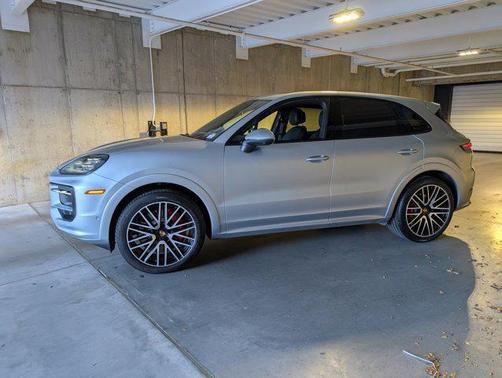 2025 Porsche Cayenne S