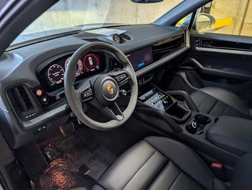 2025 Porsche Cayenne S
