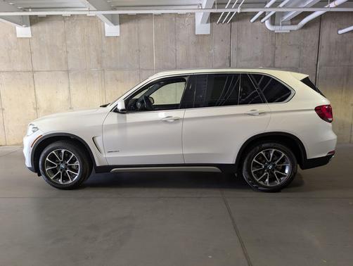 White Metallic 2018 BMW X5 xDrive35i