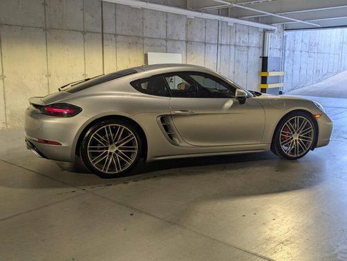 2021 Porsche 718 Cayman S