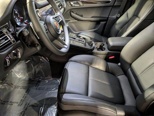 Jet Black Metallic 2026 Porsche Macan Macan