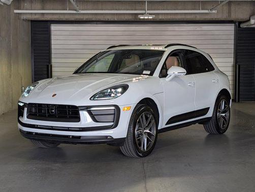 Carrara White Metallic 2026 Porsche Macan Macan