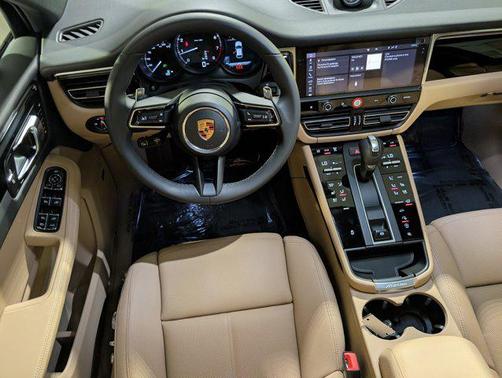 Carrara White Metallic 2026 Porsche Macan Macan