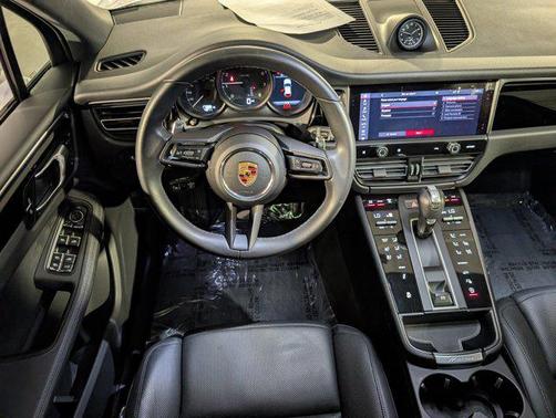 2023 Porsche Macan T