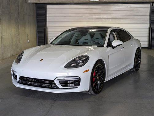 2023 Porsche Panamera GTS