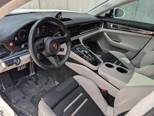 2023 Porsche Panamera GTS