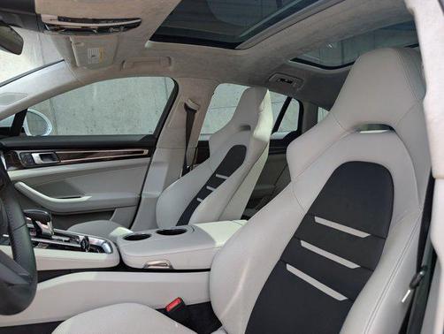 2023 Porsche Panamera GTS
