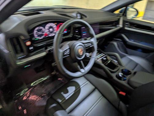 2025 Porsche Cayenne Coupe AWD