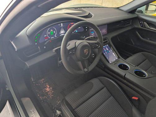 2025 Porsche Taycan 