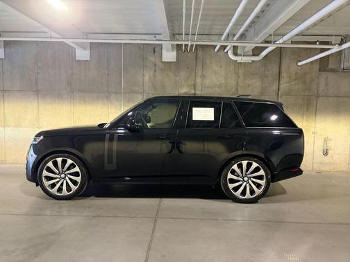 Santorini Black Metallic 2023 Land Rover Range Rover P530 SE