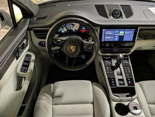 2025 Porsche Macan GTS