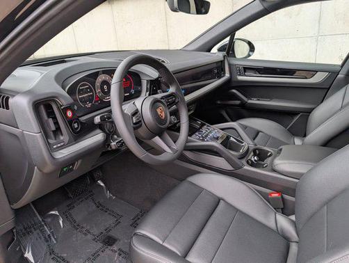 2025 Porsche Cayenne AWD