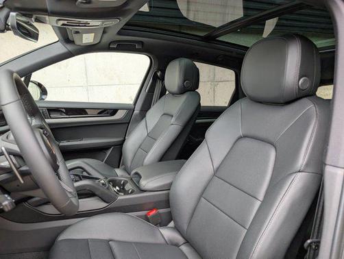 2025 Porsche Cayenne AWD