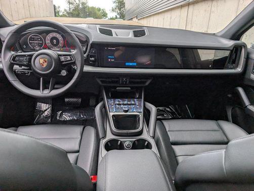 2025 Porsche Cayenne AWD