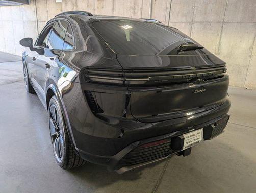 2025 Porsche Macan Turbo