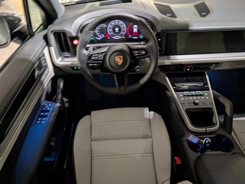 Platinum Silver Metallic 2026 Porsche Cayenne Cayenne