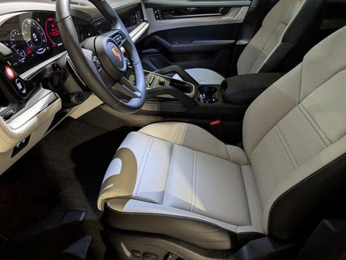 Platinum Silver Metallic 2026 Porsche Cayenne Cayenne