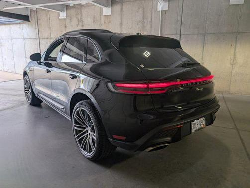 2025 Porsche Macan AWD
