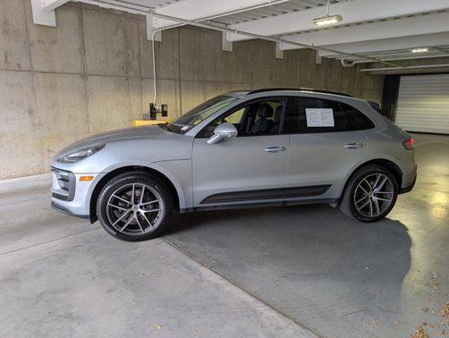 2024 Porsche Macan AWD