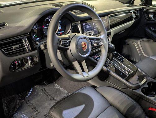 2026 Porsche Macan AWD