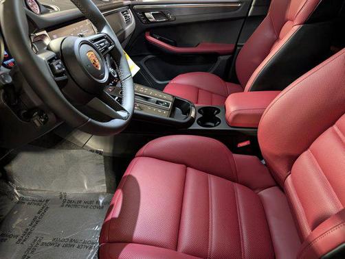 Chalk 2026 Porsche Macan Macan GTS
