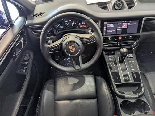 2024 Porsche Macan AWD