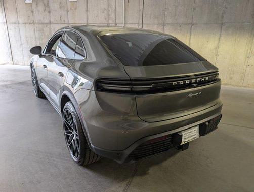 2025 Porsche Macan 4
