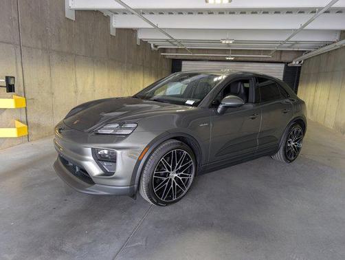 2025 Porsche Macan 4