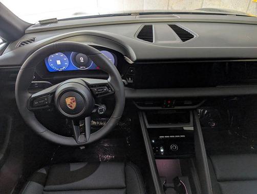 2025 Porsche Macan 4